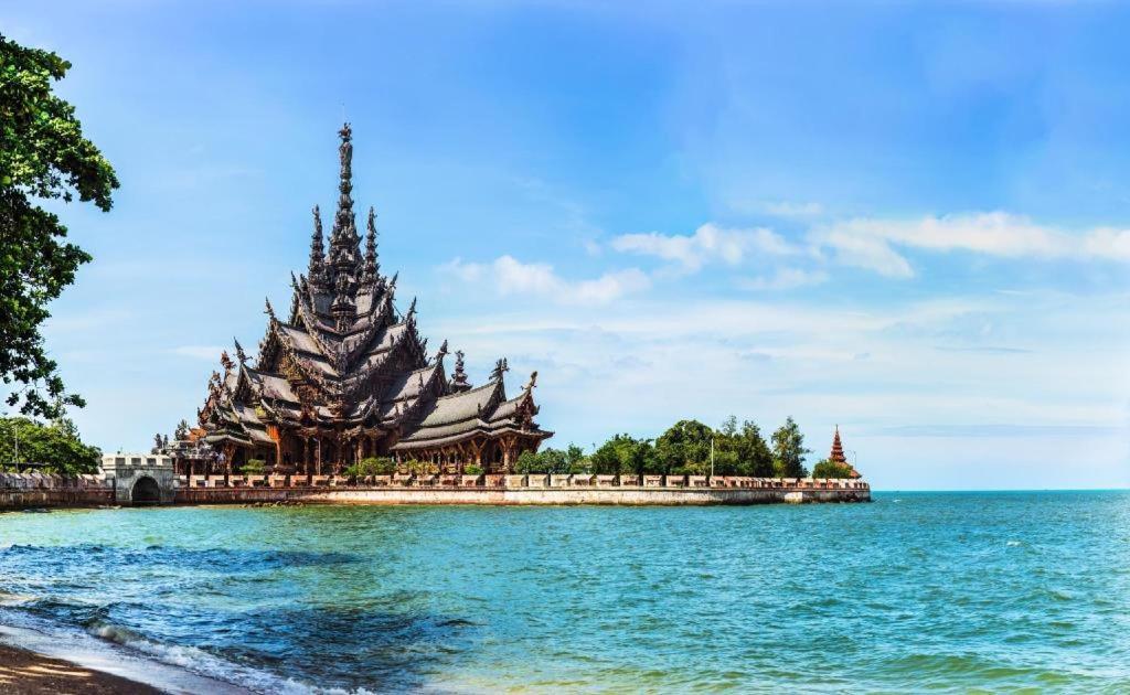 Hotel Le Cafe Royale Pattaya Exterior foto